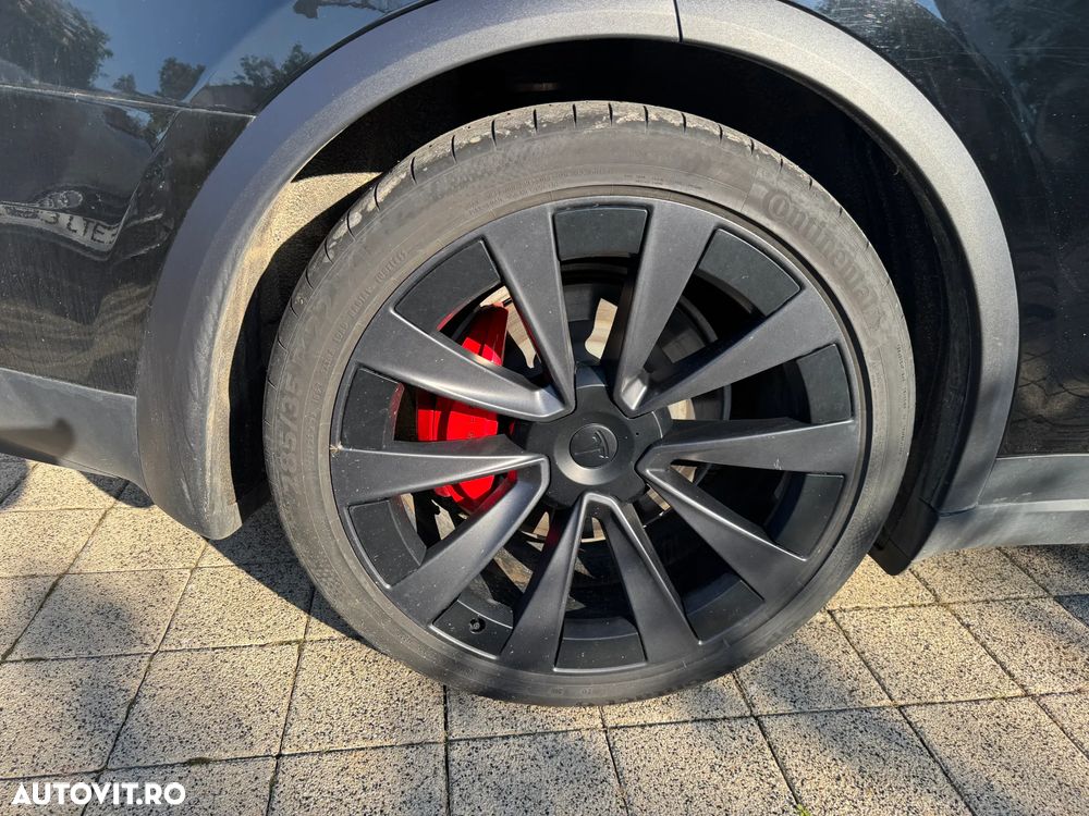 Tesla Model X Plaid - 21