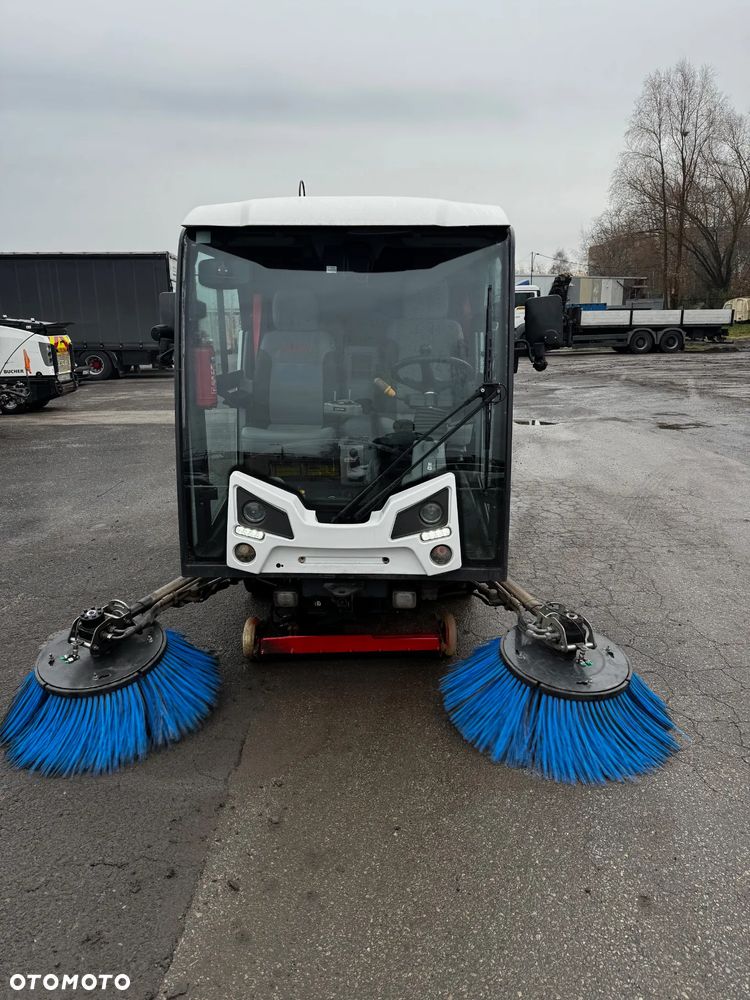 Inny BUCHER C202 - 4