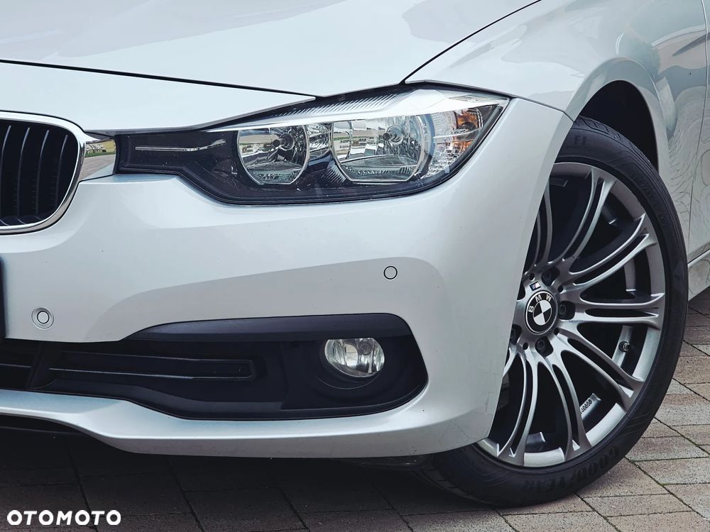 BMW Seria 3 318d Touring Sport Line - 4