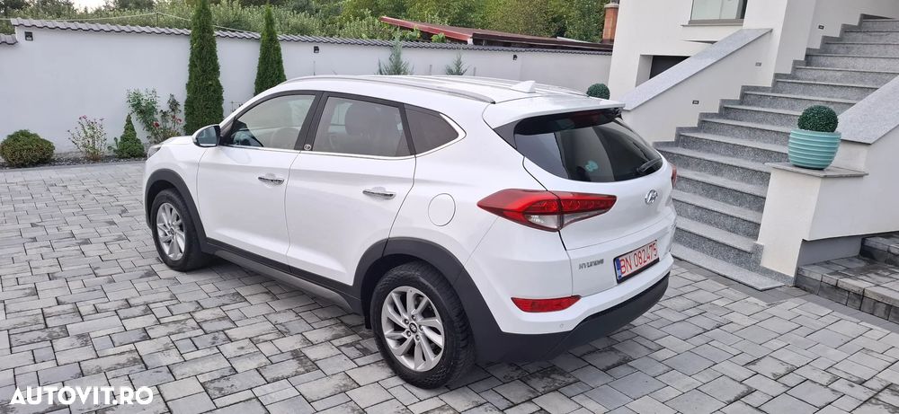 Hyundai Tucson blue 1.7 CRDi 2WD Intro Edition - 25