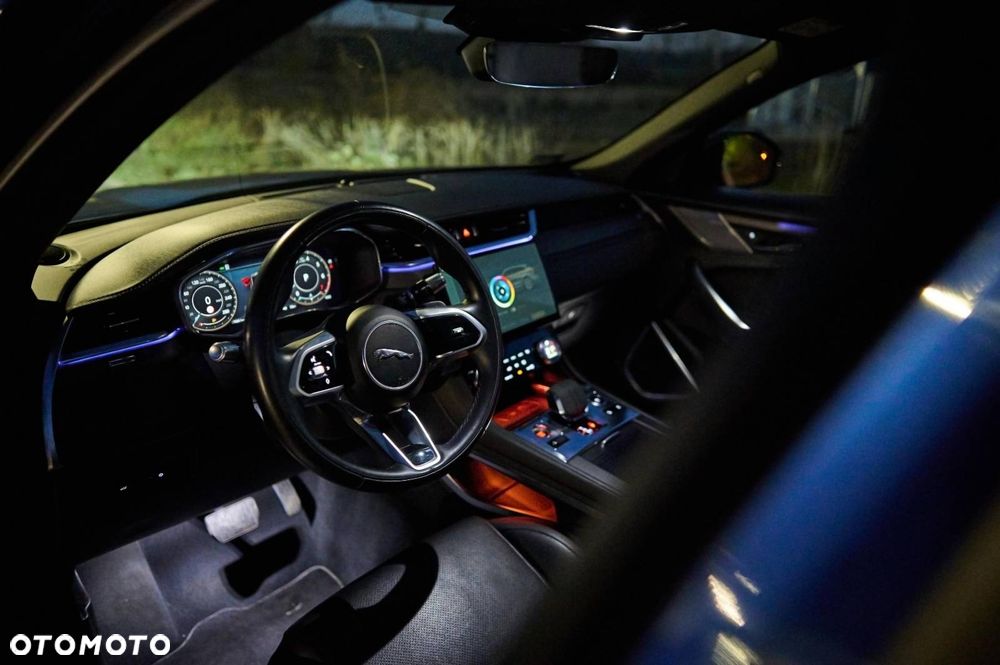 Jaguar F-Pace - 28