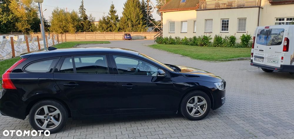 Volvo V60 D2 Momentum - 4