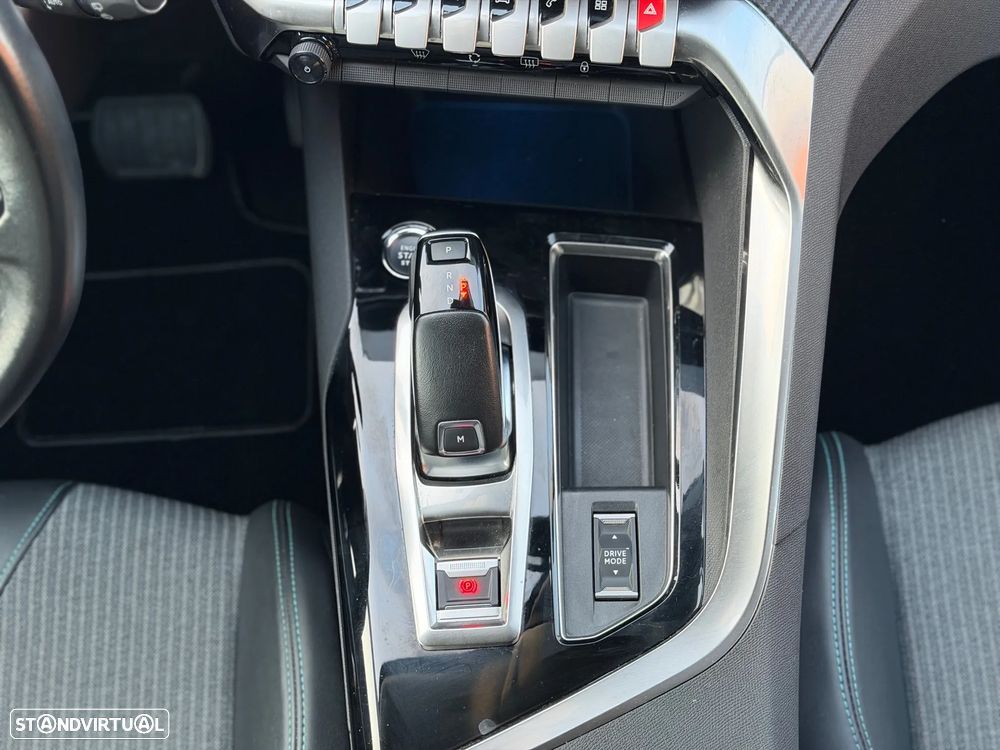 Peugeot 3008 1.2 PureTech Allure Pack EAT8 - 8