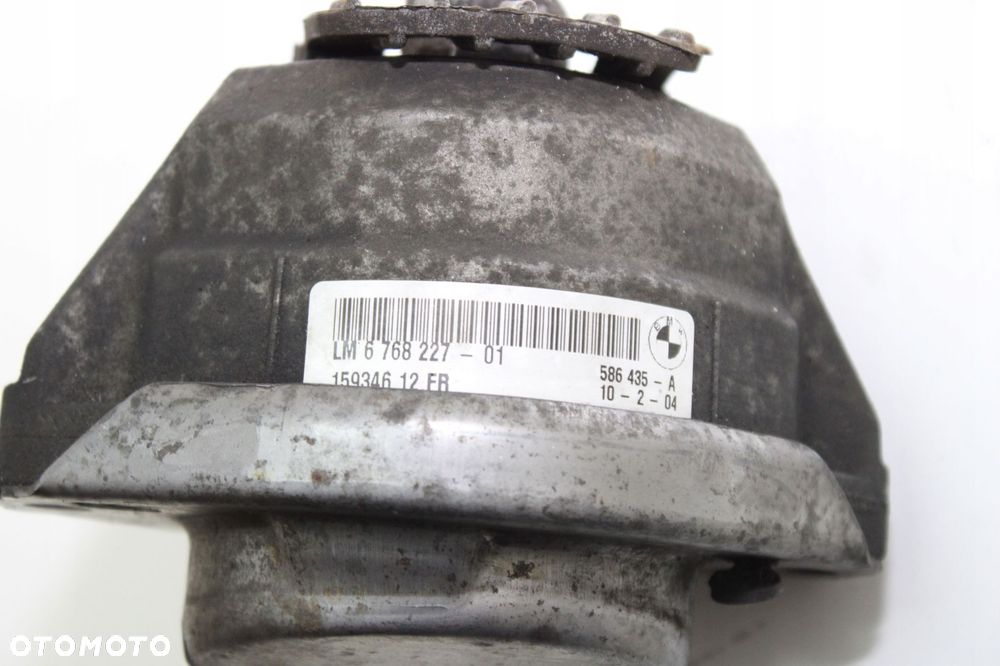 6768227 BMW E64 645I N62 PODUSZKA SILNIKA - 5