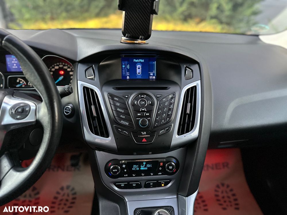 Ford Focus 2.0 TDCi DPF Titanium - 19