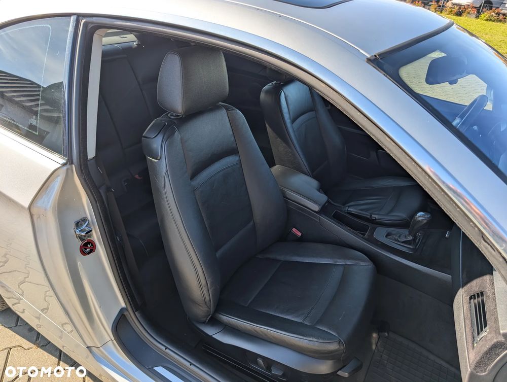 BMW Seria 3 325i - 30