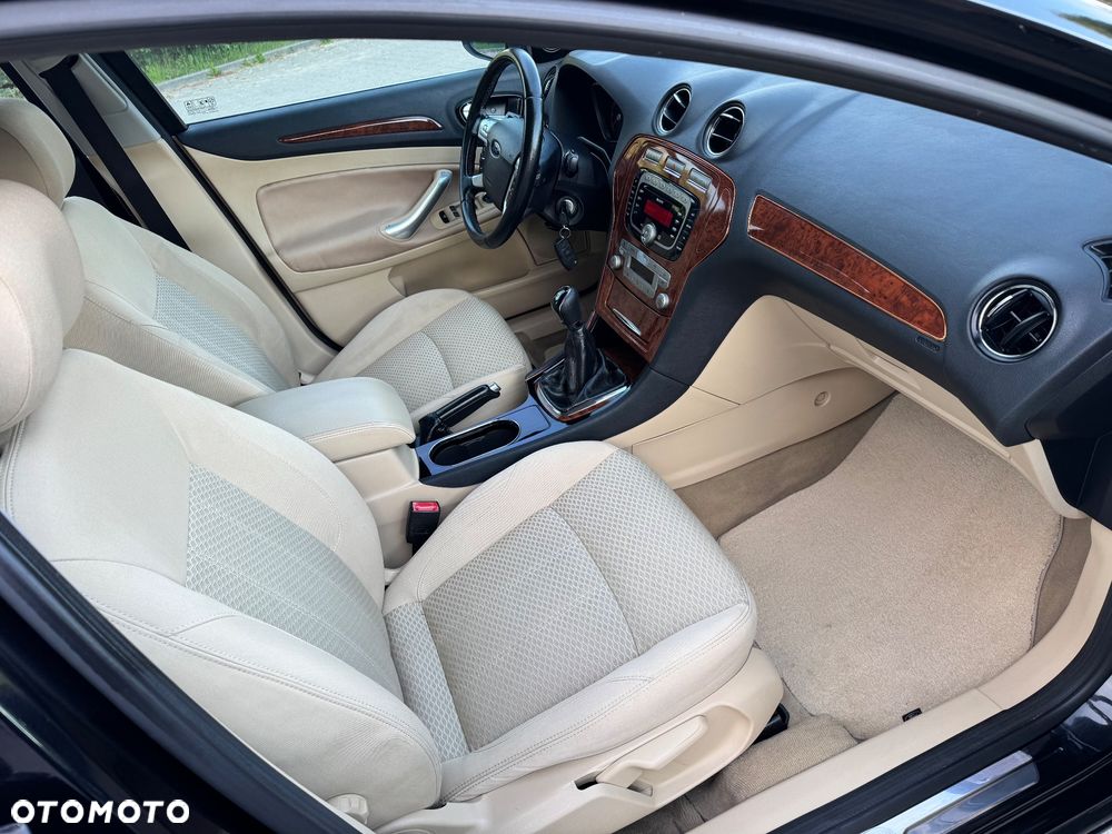 Ford Mondeo 2.0 Ghia X100 / X - 12