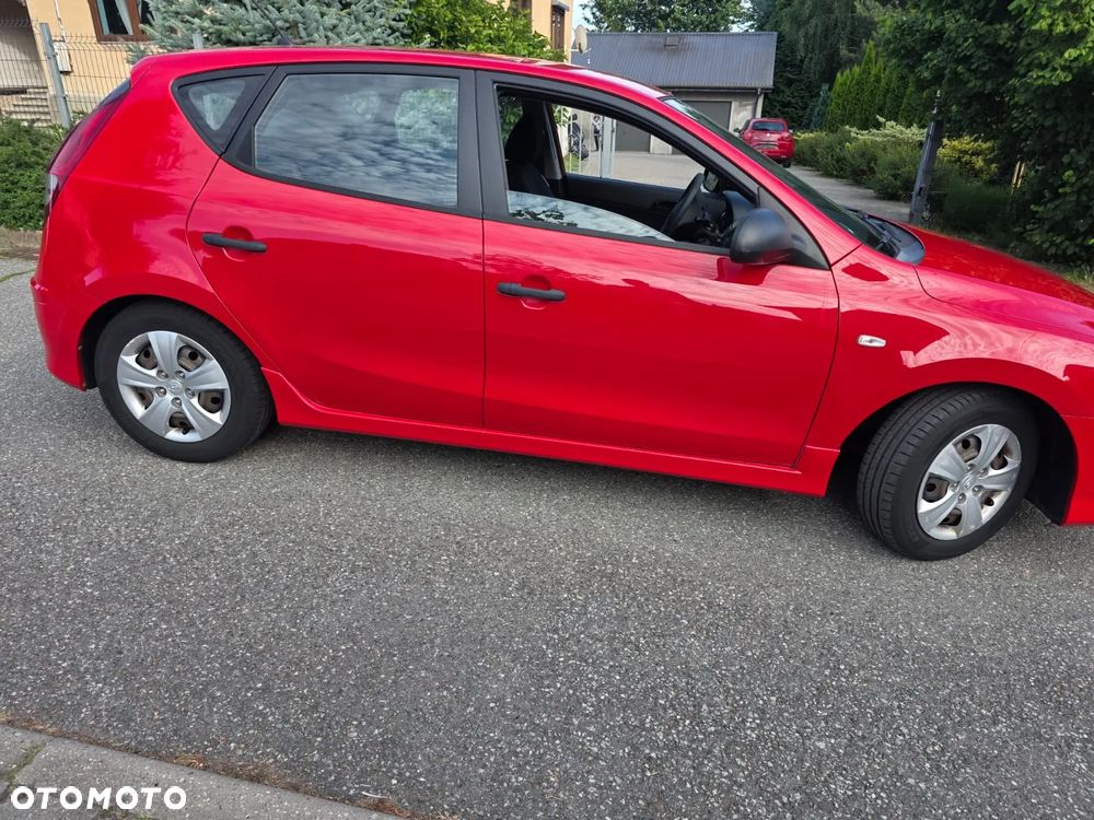 Hyundai i30 1.4 Base + - 22