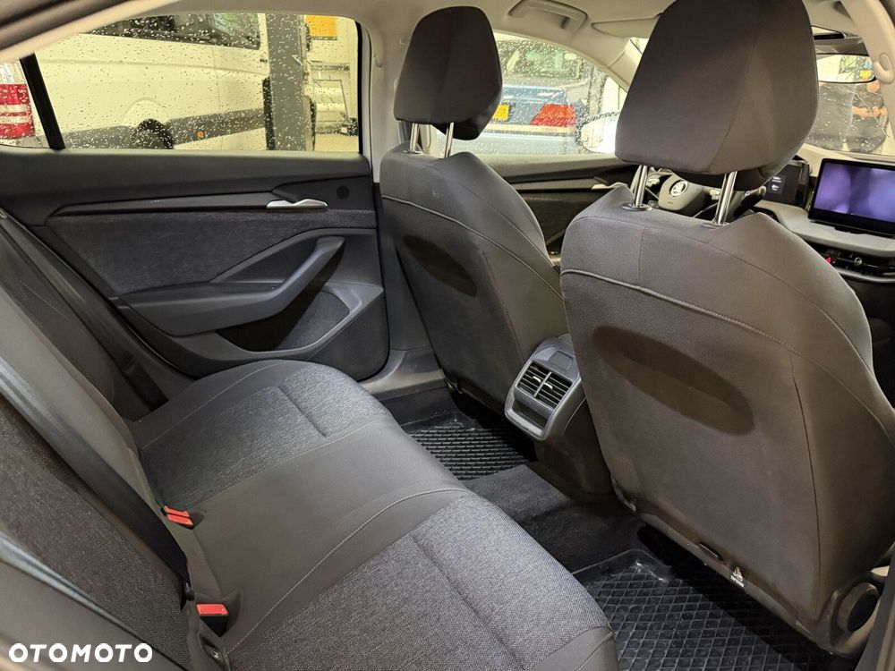 Skoda Superb 2.0 TDI SCR Essence DSG - 14