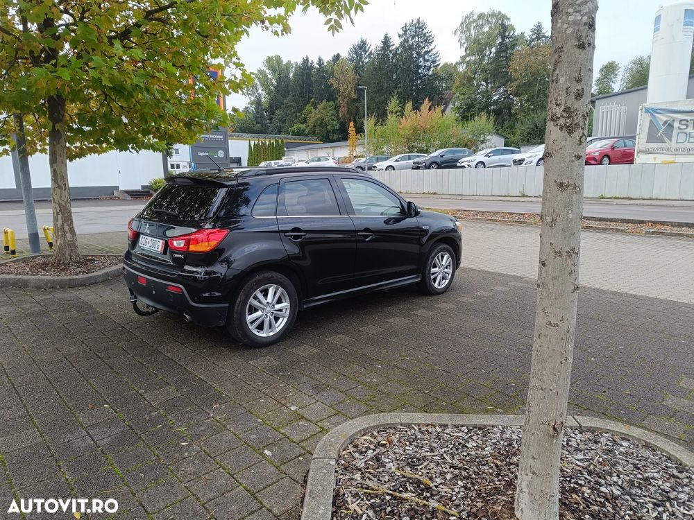 Mitsubishi ASX - 5