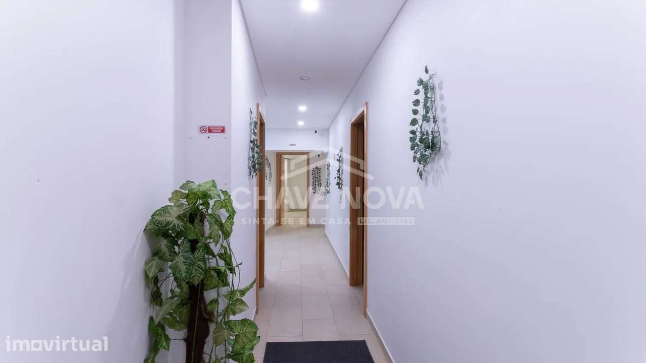 Excelente espaço comercial c/ 6 salas, 5 WC, hall de entrada e cozinha - Grande imagem: 5/35