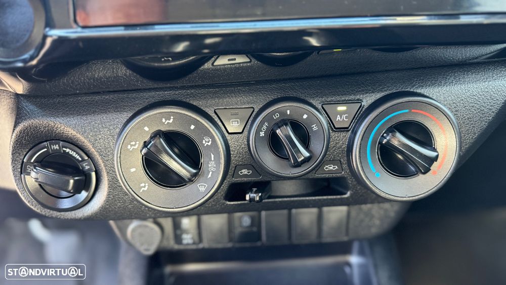 Toyota Hilux 2.4 D-4D 4WD CD CM - 4