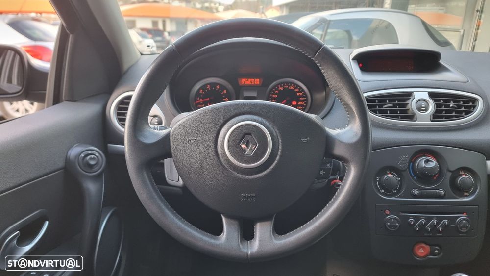 Renault Clio 1.2 16V Confort - 13
