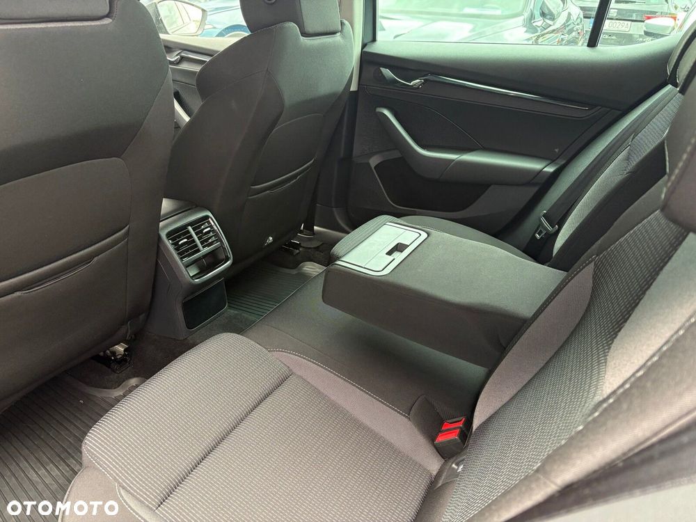 Skoda Octavia 2.0 TDI Ambition DSG - 14