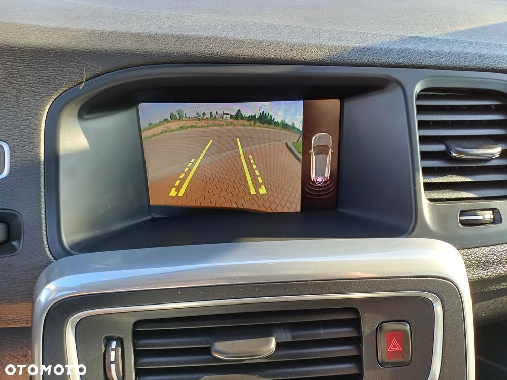 Volvo V60 T5 Drive-E Dynamic Edition (Momentum) - 19