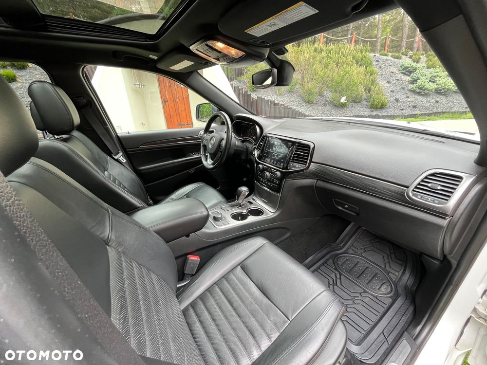 Jeep Grand Cherokee - 22