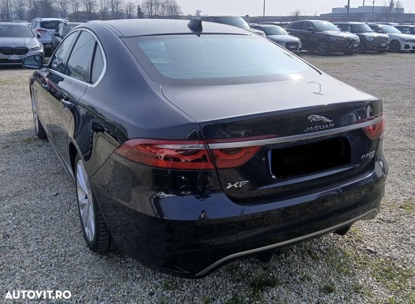 Jaguar XF D200 AWD R-Dynamic SE - 3