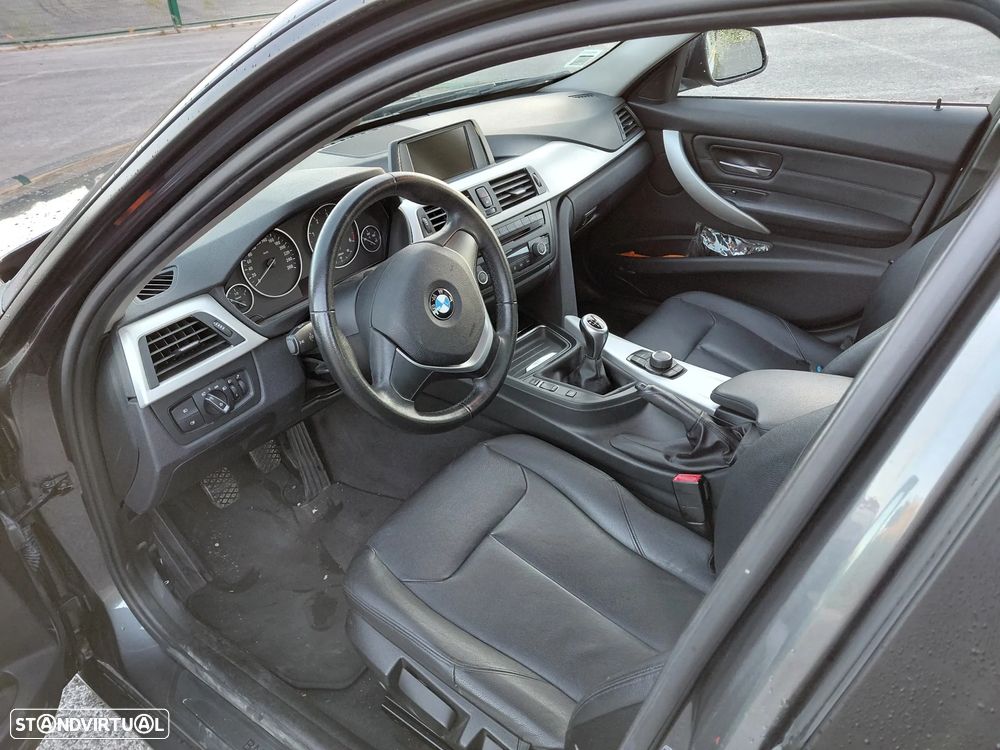 BMW 320 d EfficientDynamics Line Luxury - 12