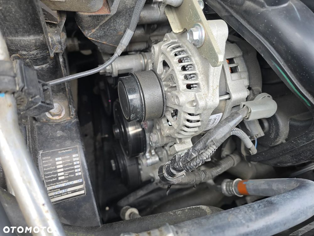 Toyota Avensis 1.8 Premium MS - 30