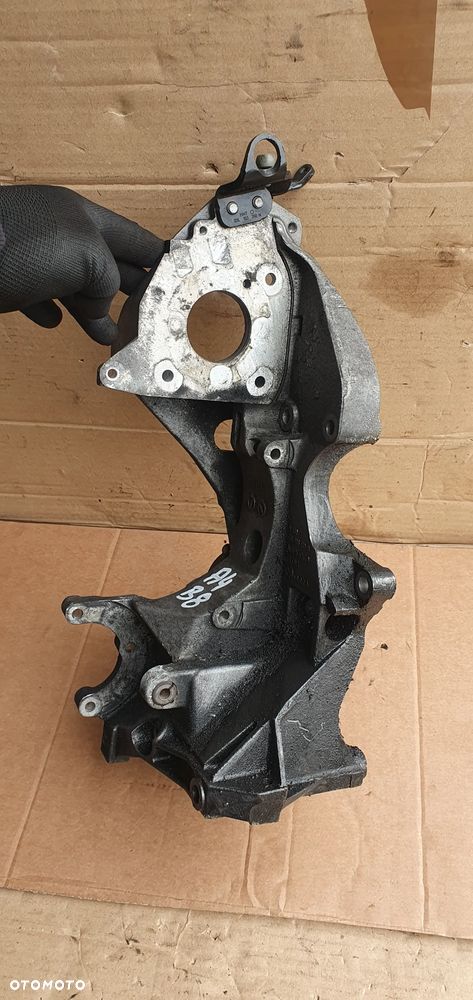 Podstawa łapa alternatora Audi A4 B8 2.0 TDI 03L903139H - 4