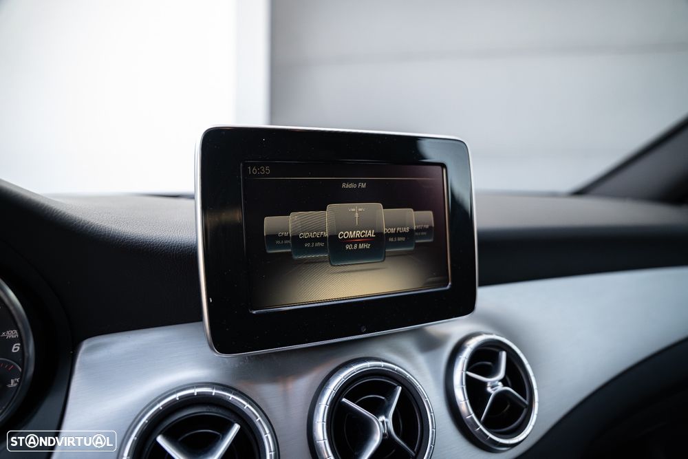 Mercedes-Benz CLA 180 d AMG Line - 12