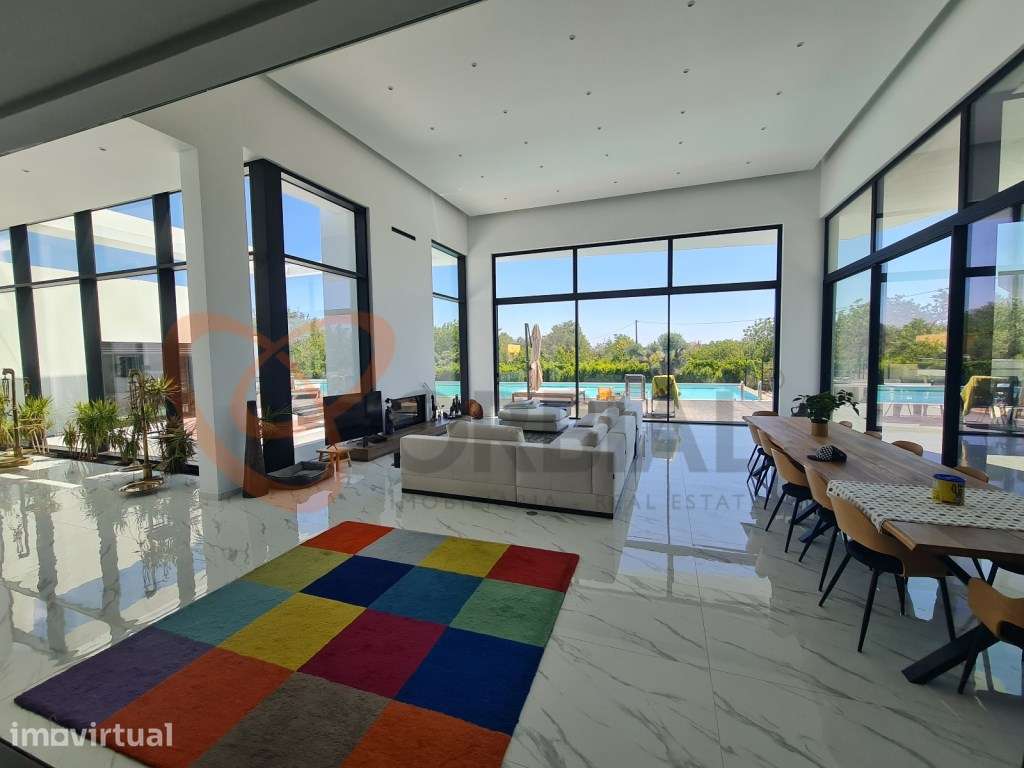 Fantástica Moradia de arquitetura contemporânea para venda com 4 qu... - Grande imagem: 2/14