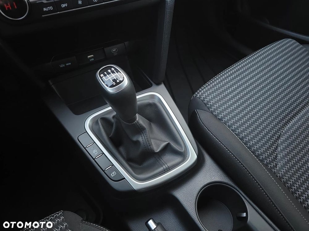 Kia Ceed 1.5 T-GDI M - 14