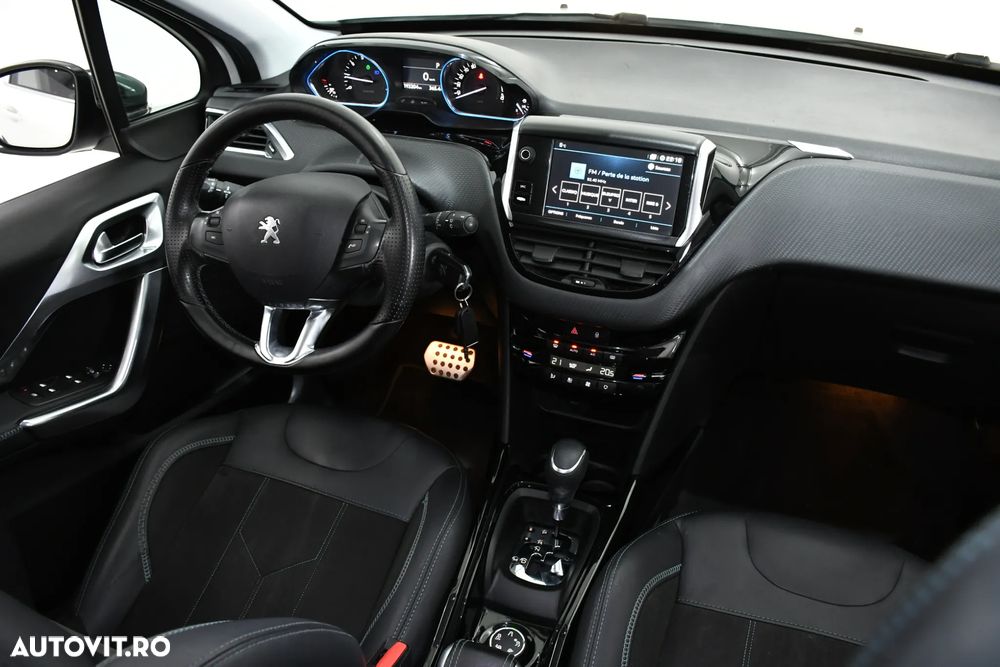 Peugeot 2008 PureTech 110 Stop&Start EAT6 Crossway - 4