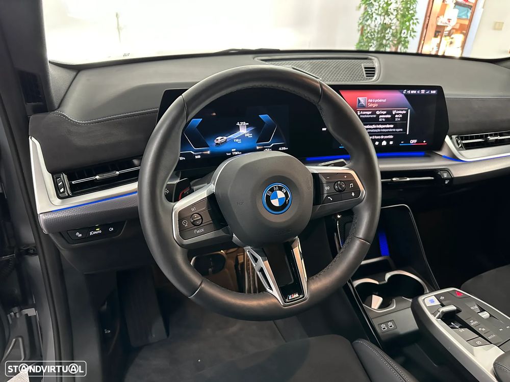 BMW iX2 eDrive20 Pack Desportivo M - 23