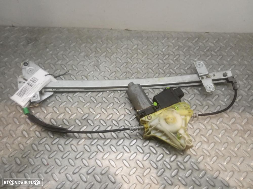 ELEVADOR DE VIDRO FRONTAL DIREITO MITSUBISHI SPACE STAR LIMUSINA 1999 - 1