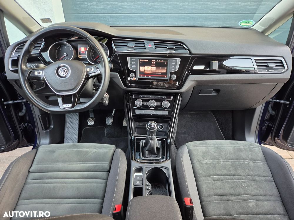 Volkswagen Touran 2.0 TDI Highline - 16