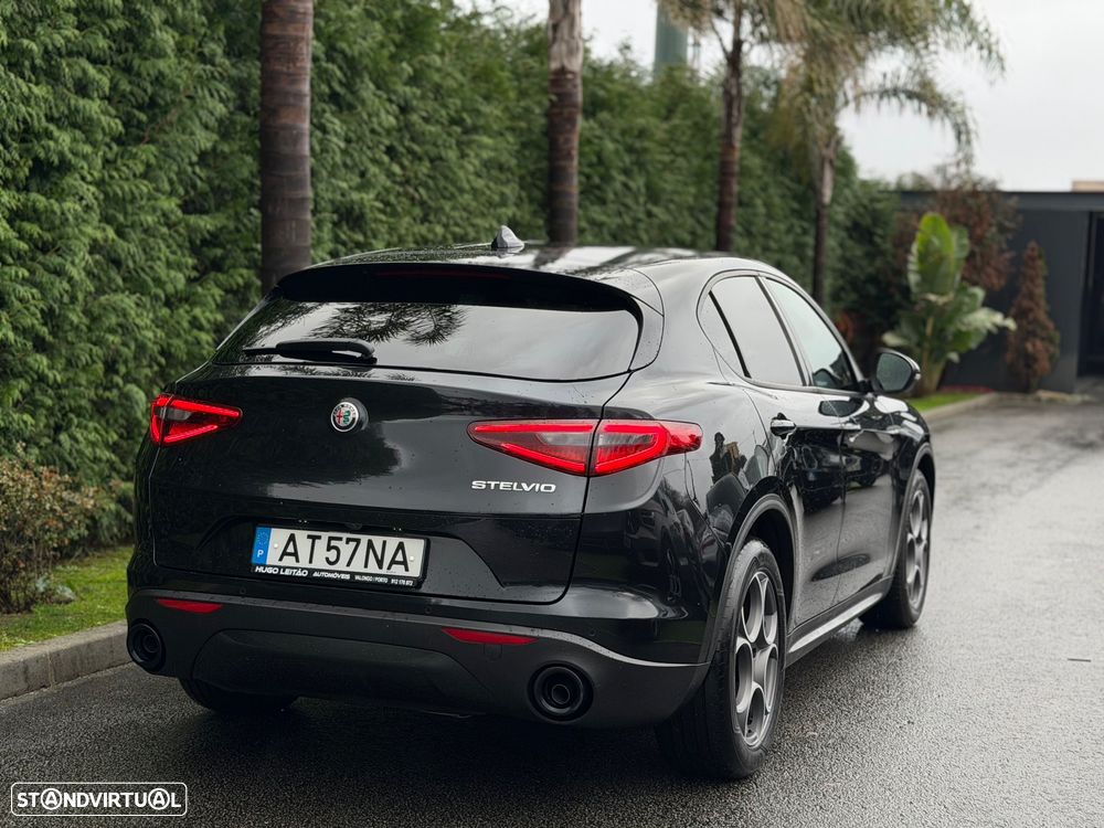Alfa Romeo Stelvio 2.2 D Sprint AT8 - 8
