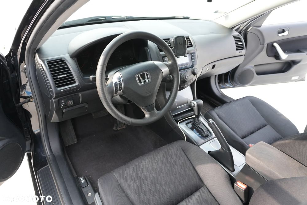 Honda Accord 2003 photo 5