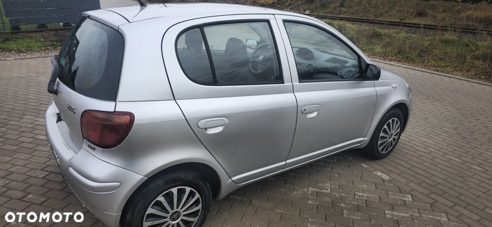 Toyota Yaris 1.0 Luna - 4