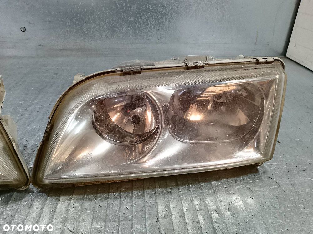 LAMPY PRZÓD KOMPLET VOLVO V40 1AG007861-33  1AG007861-34 30899682  30899683 - 13