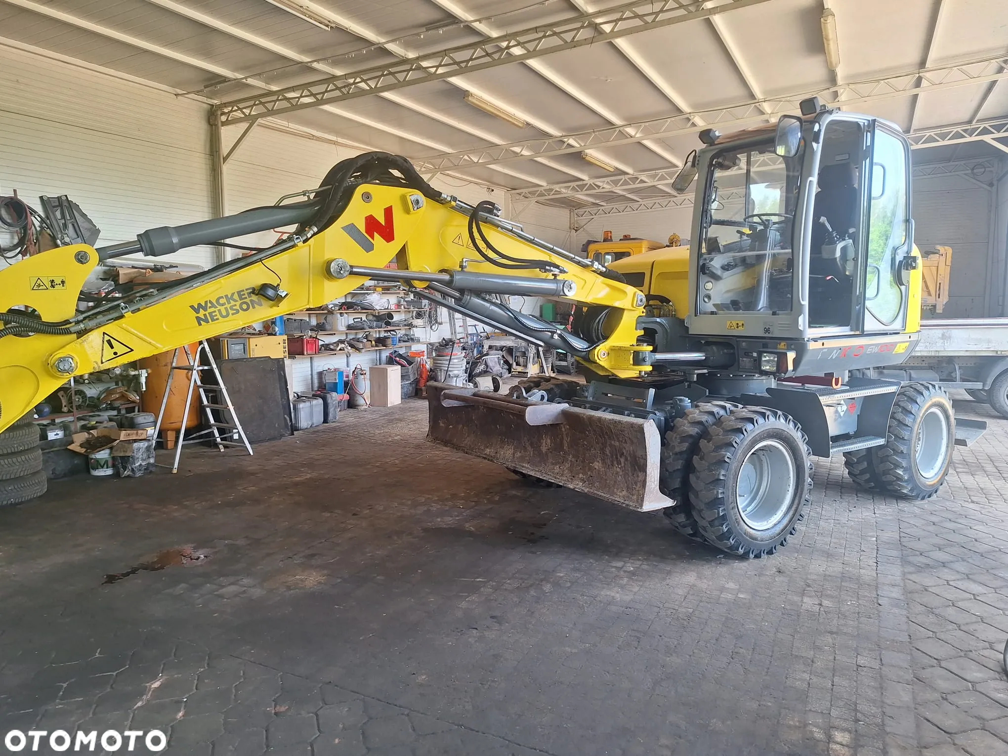 Liebherr A311 - 16