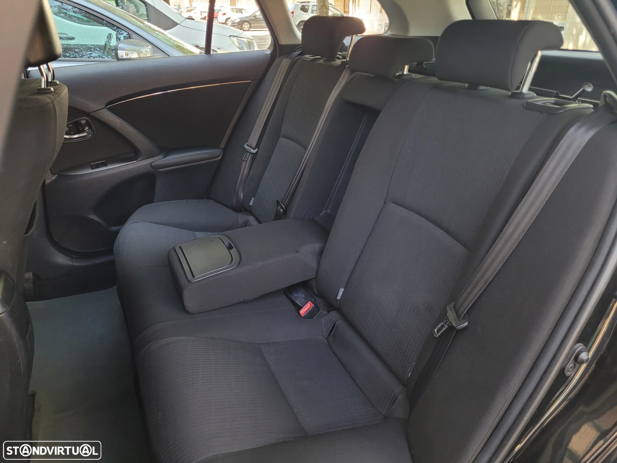 Toyota Avensis SW 2.0 D-4D - 23