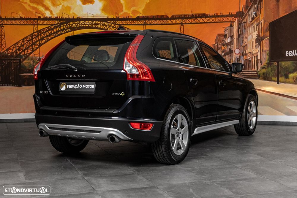 Volvo XC 60 2.0 D3 Drive R-Design - 3