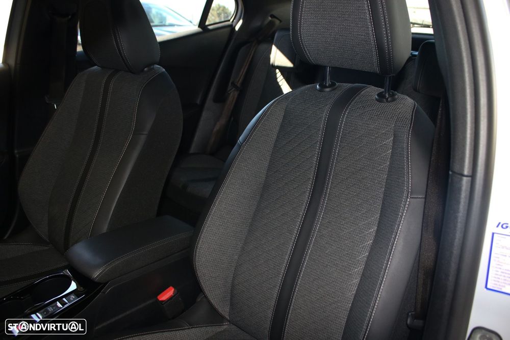 Peugeot 2008 1.2 PureTech Allure - 29
