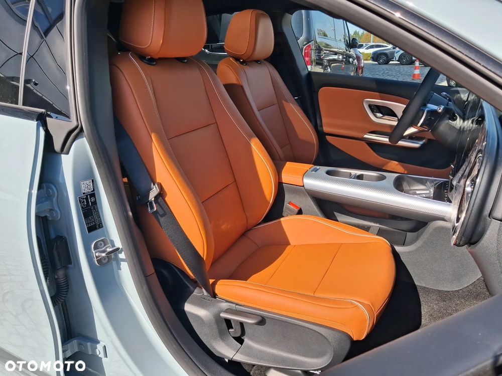 Mercedes-Benz CLA 200 mHEV 8G-DCT - 16