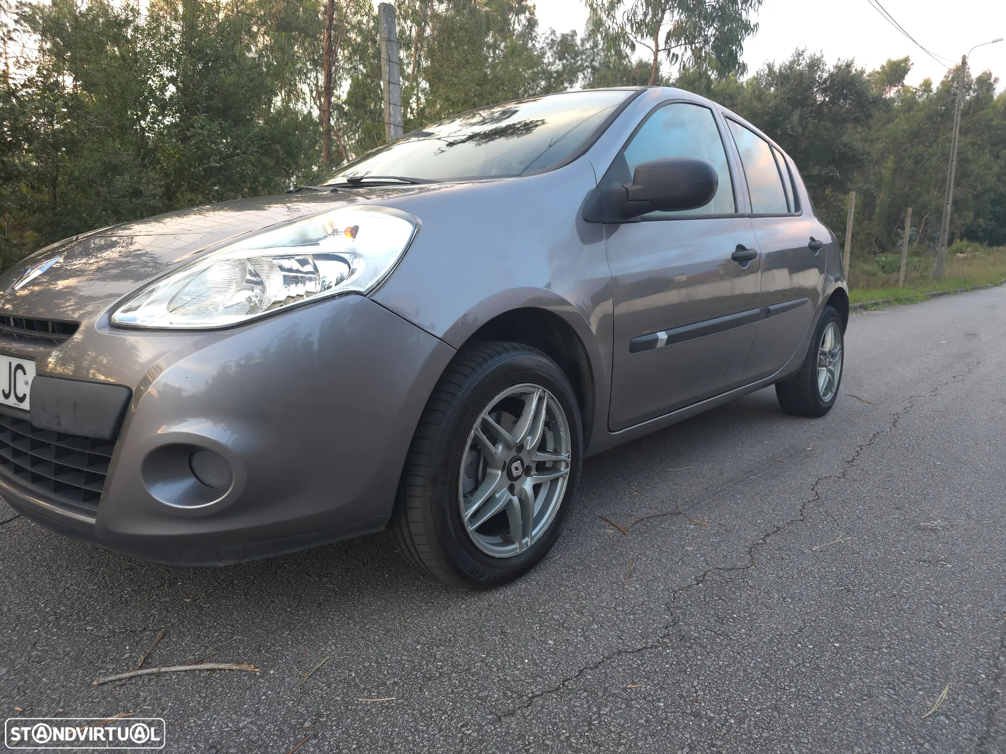 Renault Clio 1.5 dCi # - 11