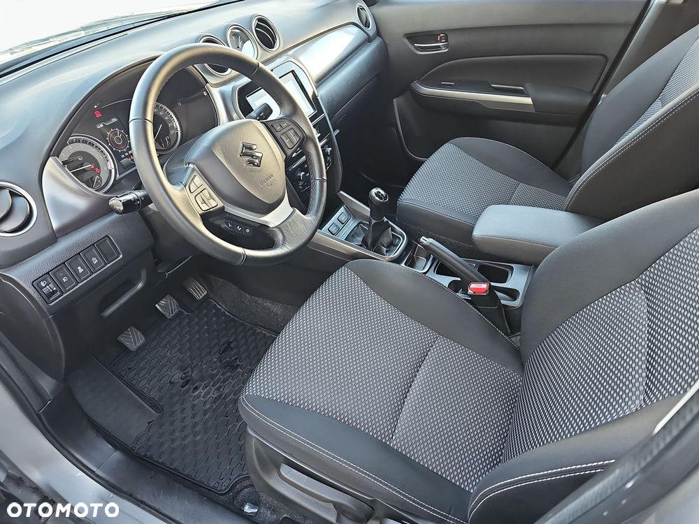 Suzuki Vitara 1.0 Boosterjet Premium 2WD - 11