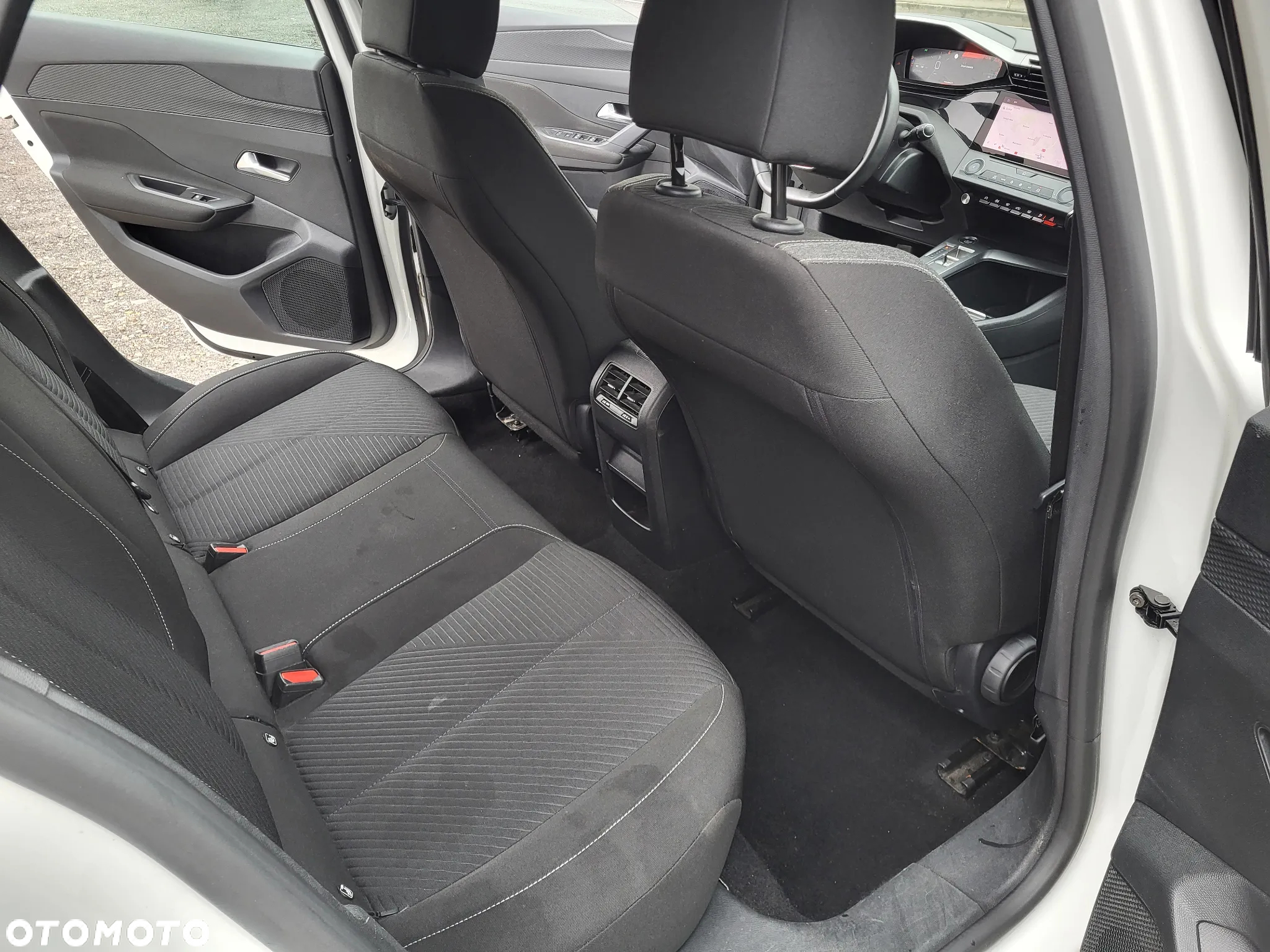 Peugeot 308 1.5 BlueHDi Active Pack Business S&S EAT8 - 24
