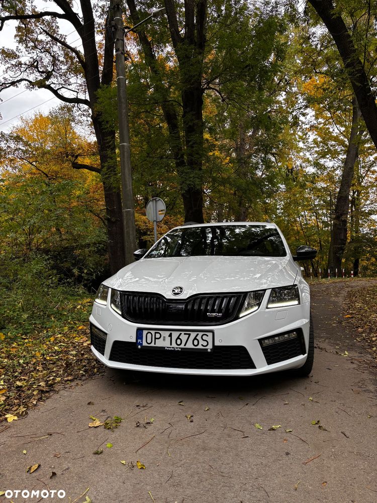 Skoda Octavia 2.0 TDI DSG RS - 1