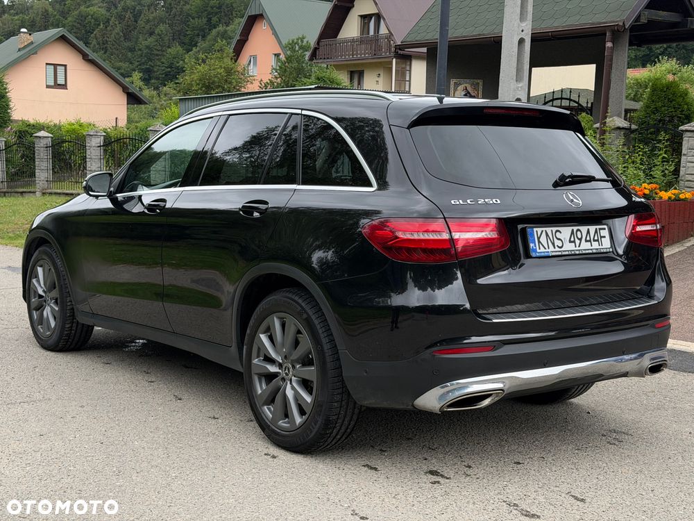 Mercedes-Benz GLC - 12