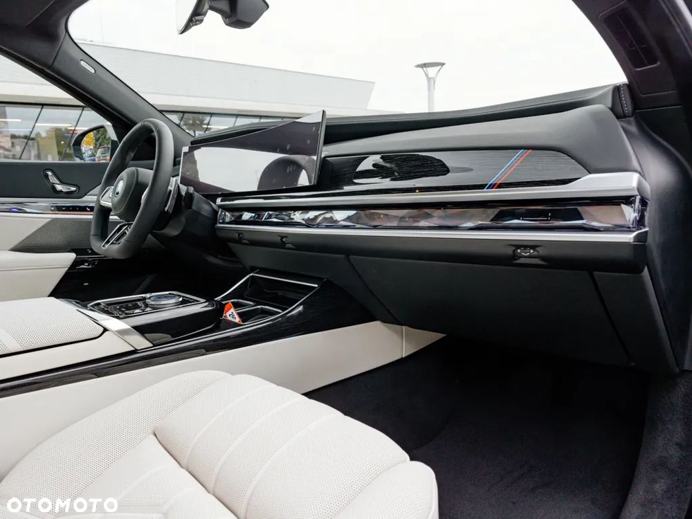 BMW Seria 7 750e PHEV xDrive M Sport sport - 9