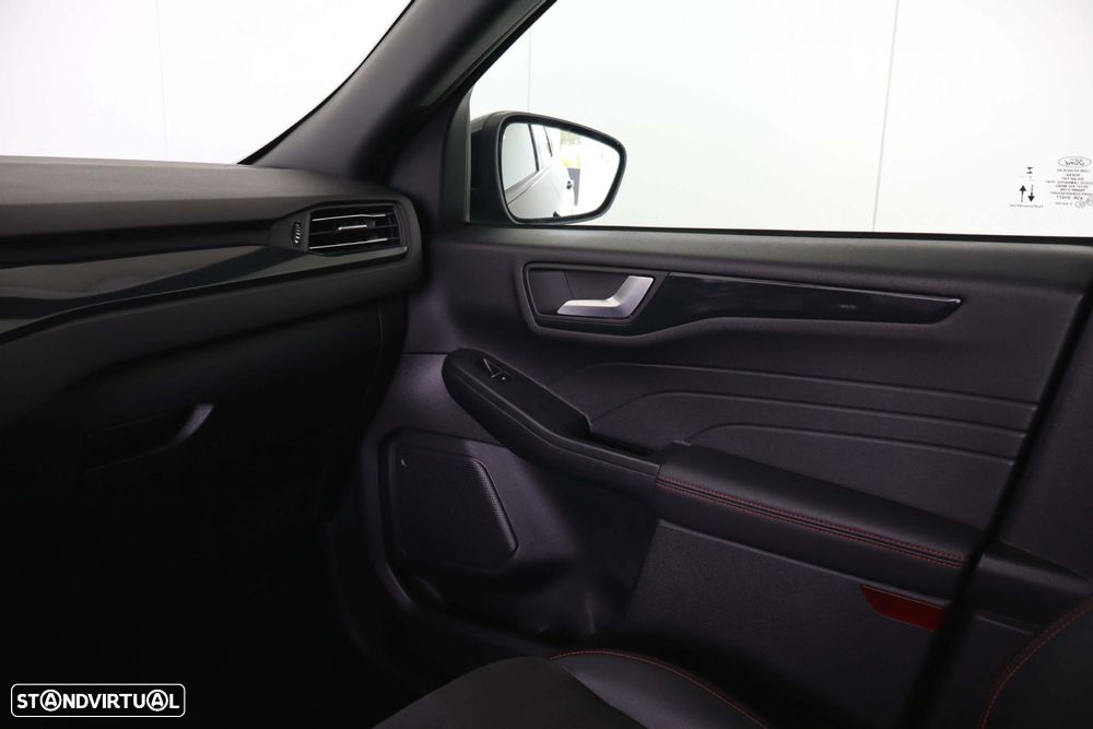 Ford Kuga 1.5 EcoBoost ST-Line X - 37