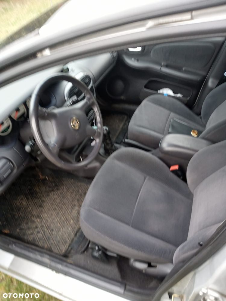 Chrysler Neon - 5
