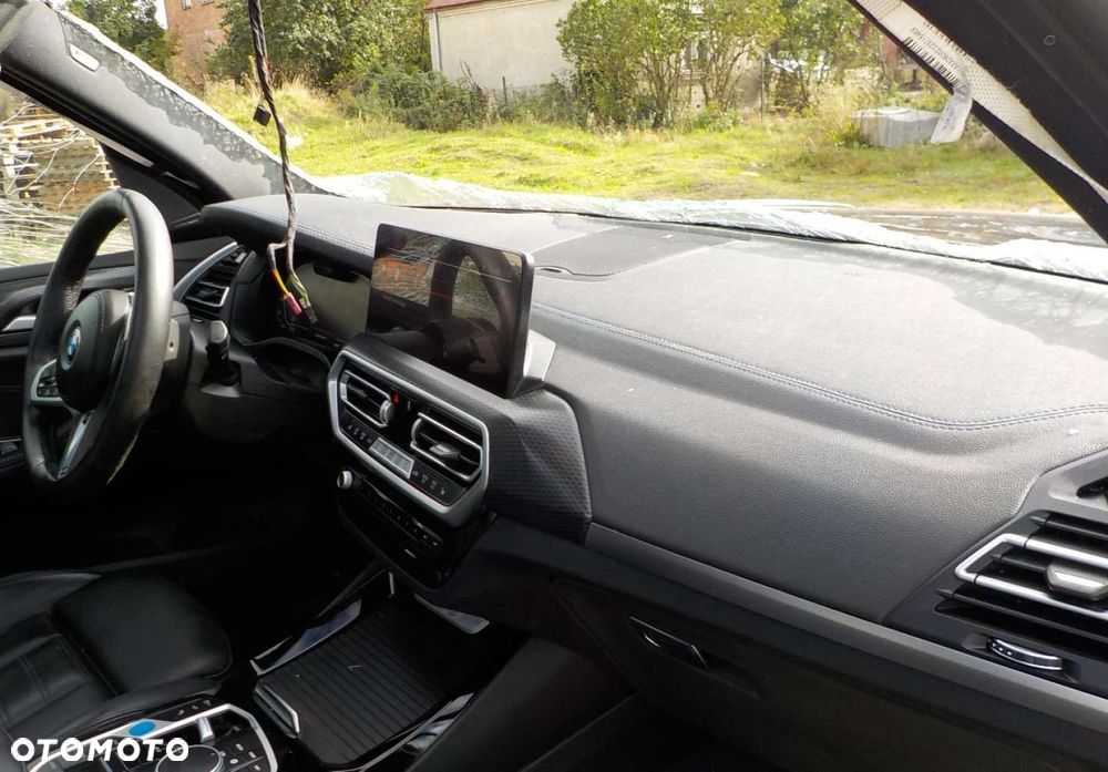 BMW iX3 - 16