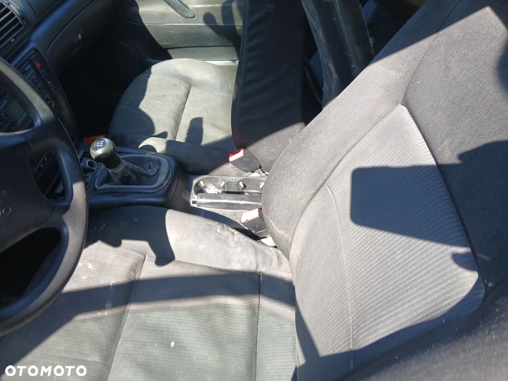 volkswagen passat B5 lift kombi L041 fotel fotele kanapa deska kokpit podsufitka boczek boczki klamka - 6
